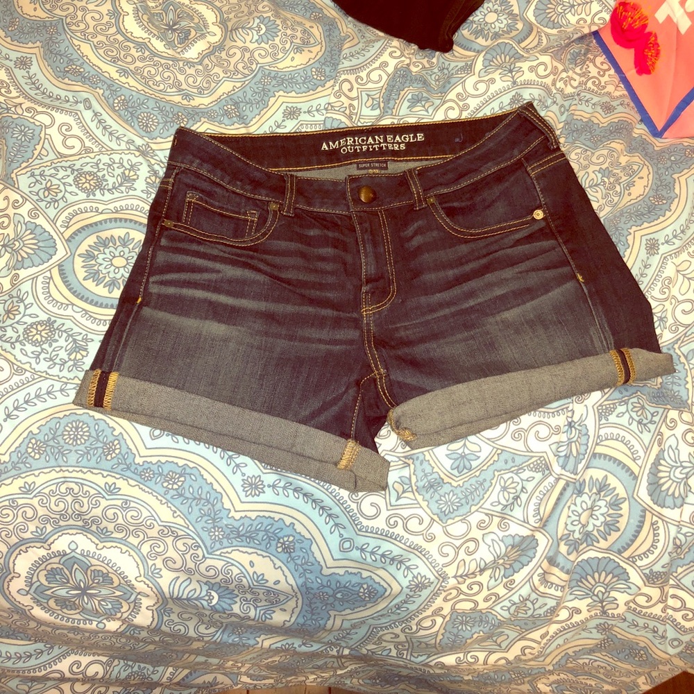 American Eagle Midi Shorts😍
